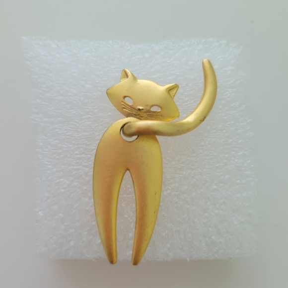 Vintage JJ Jonette Brooch Pin Articulated Cat Brooch Brushed Gold Tone - Picture 1 of 4